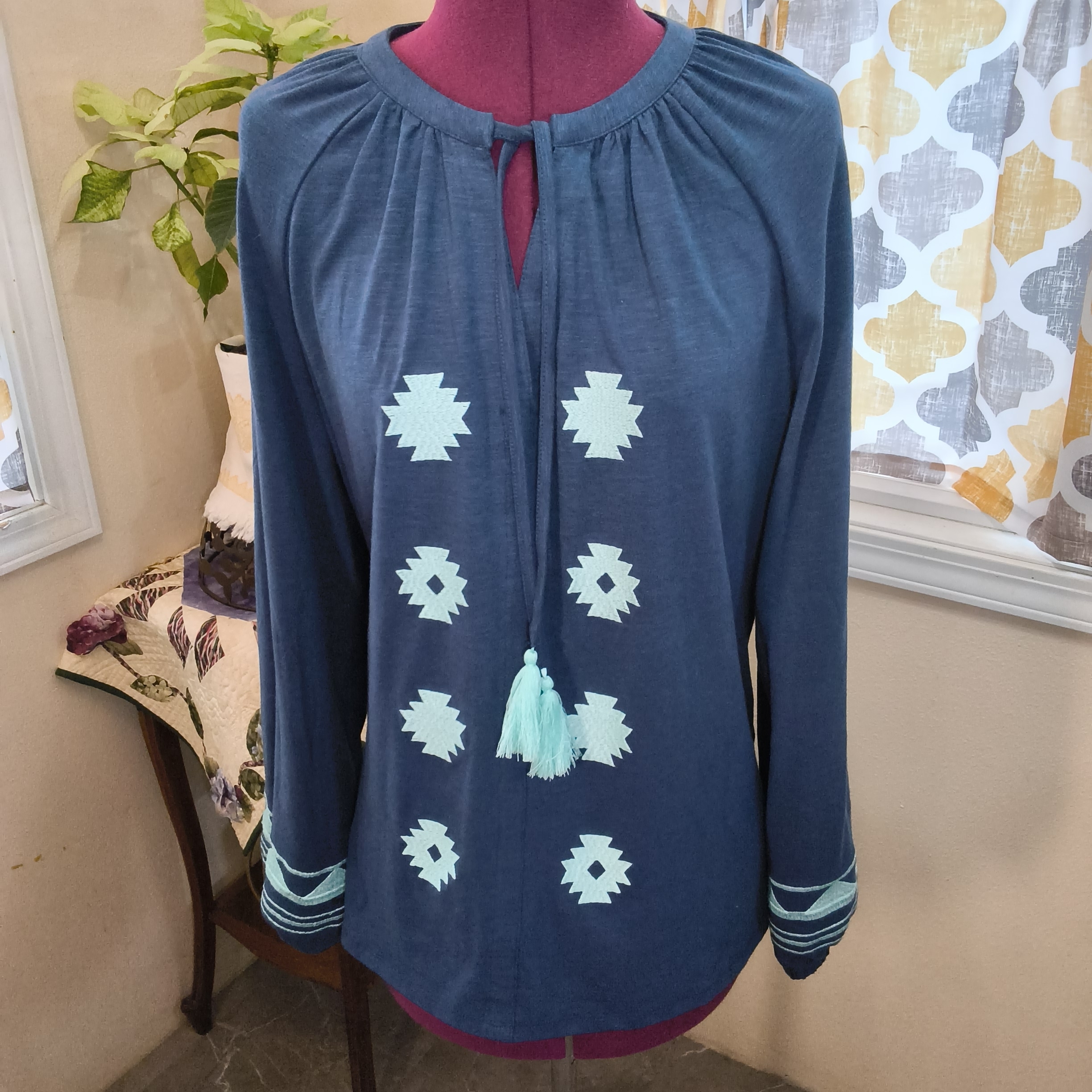 Belle Boho-Kim Gravel Blue Top With Light Blue Embroidered Accents. Size L. Uucp